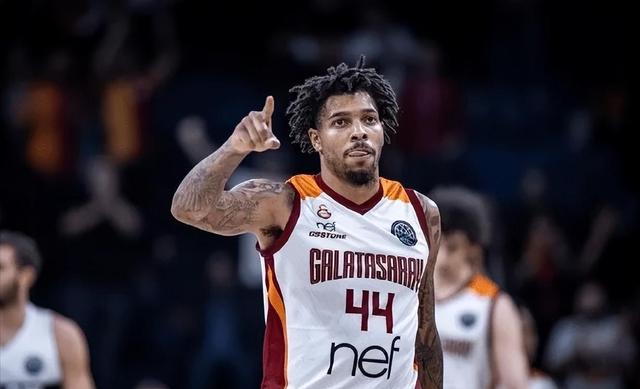 山东男篮国际比赛日外线爆发，志在NBA常规赛名次提升，质疑声仍在，心理建设被强调的简单介绍