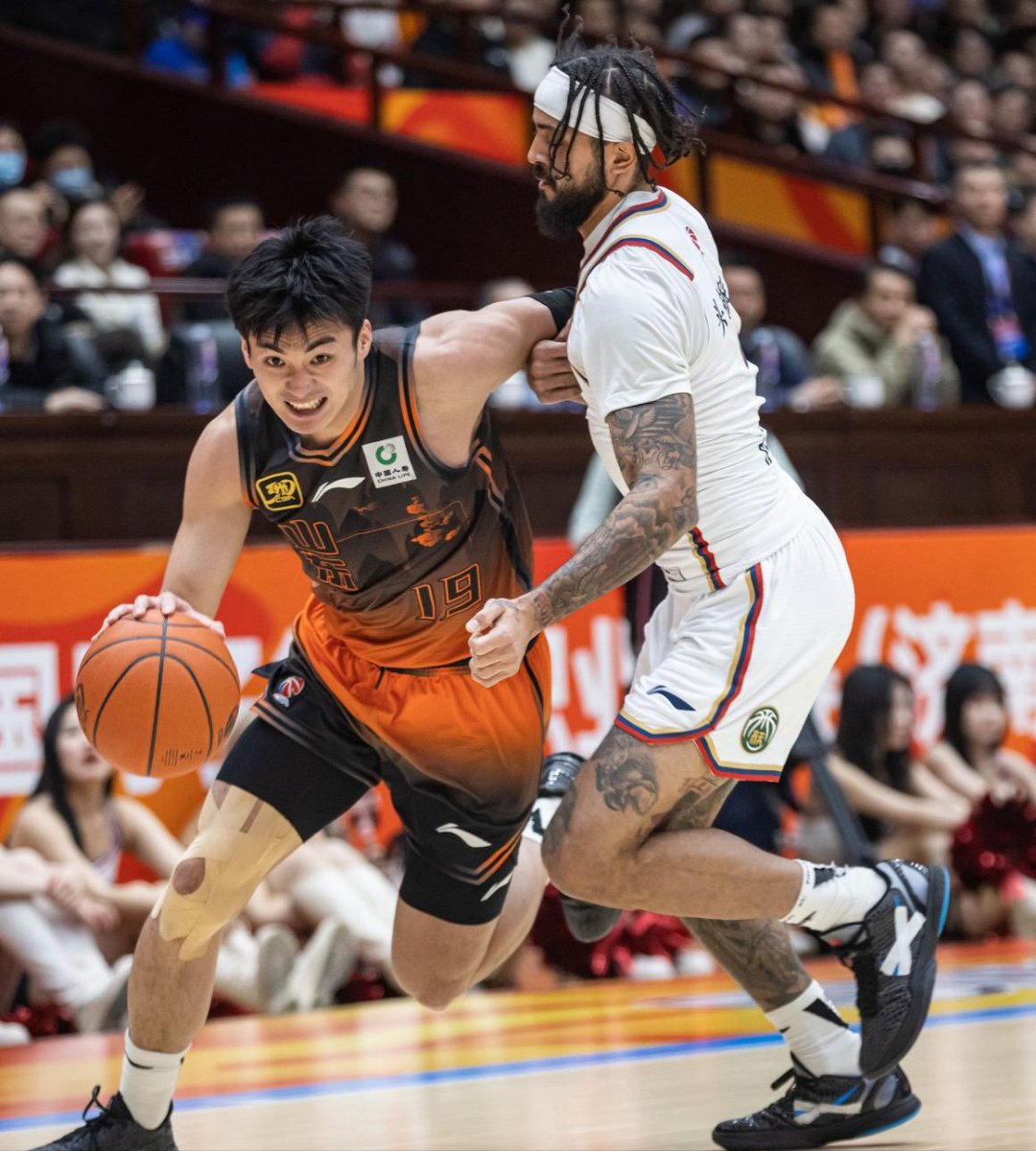 包含加时末段CBA常规赛传出新动向；曼联扳平良机；管理层表态：气氛紧张；数据趋势出现新变化的词条