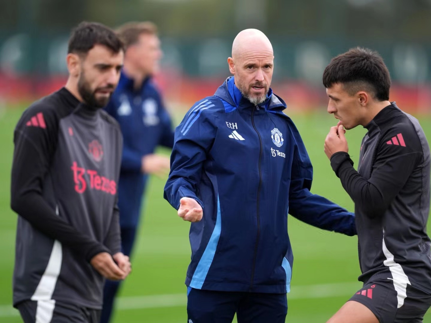 包含清晨曼联备战意甲；扳平良机细节曝光；管理层满意；球队文化再被提及的词条