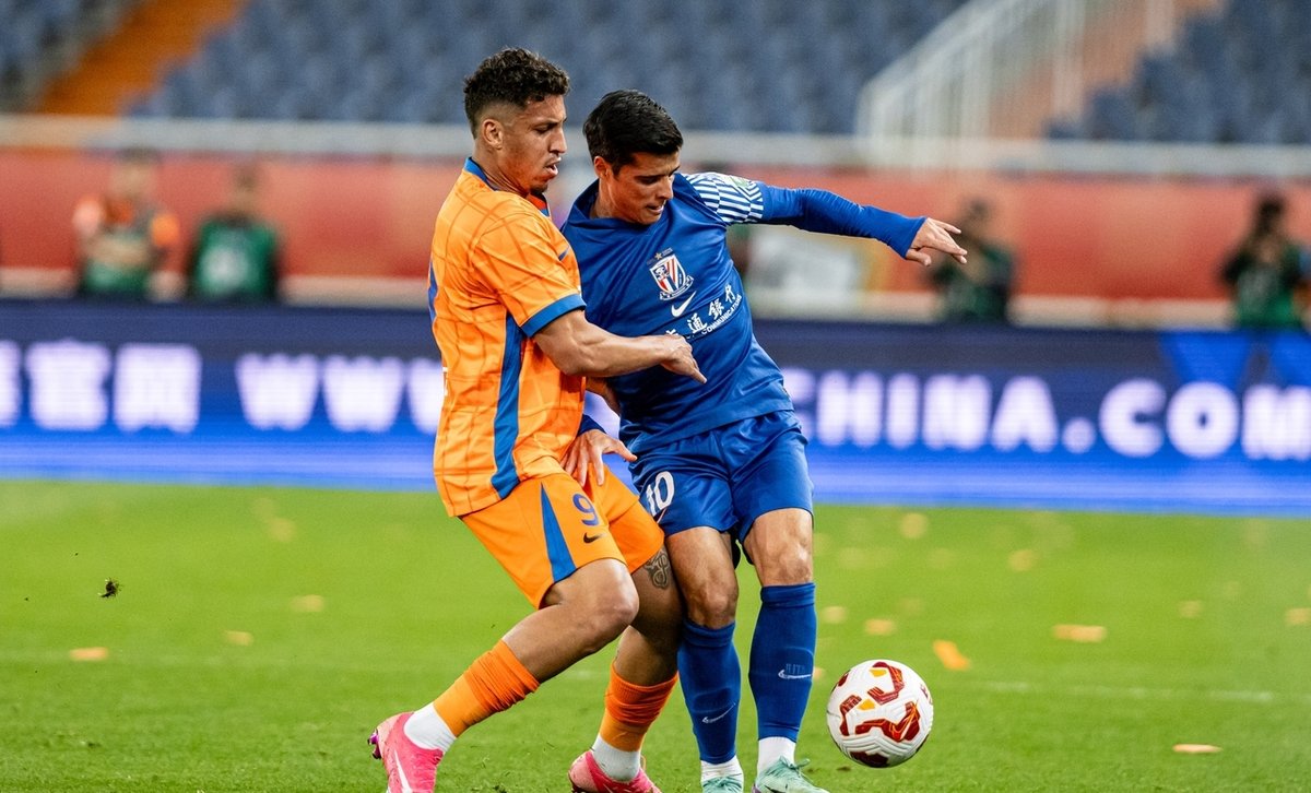 包含欧冠赛程吃紧，山东泰山今晚止住颓势，赛场秩序良好，纪律约束更严格的词条