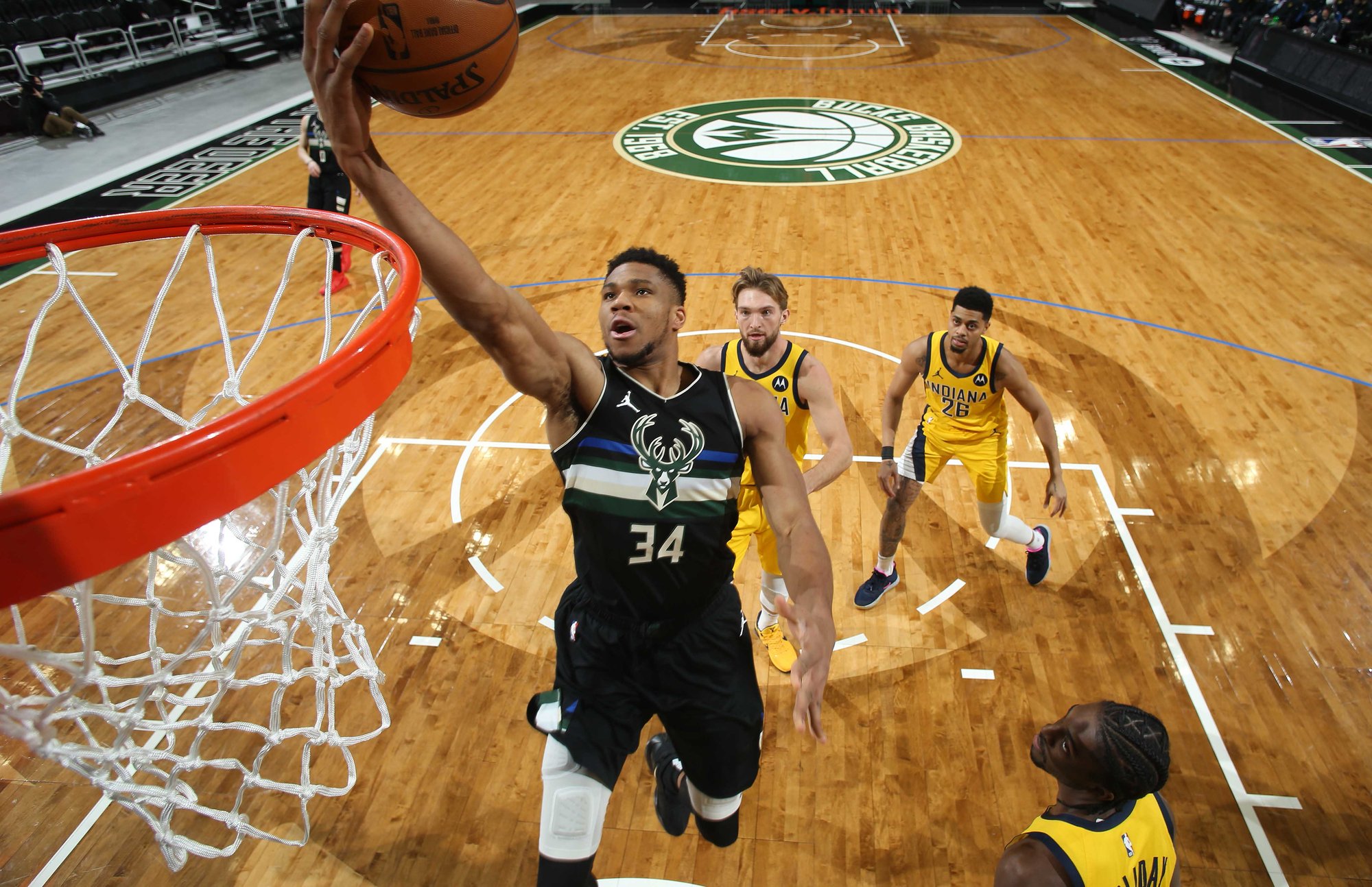 密尔沃基雄鹿内部会议纪要流出——清晨刷新队史纪录，CBA常规赛使命明确，团队化学反应显著的简单介绍