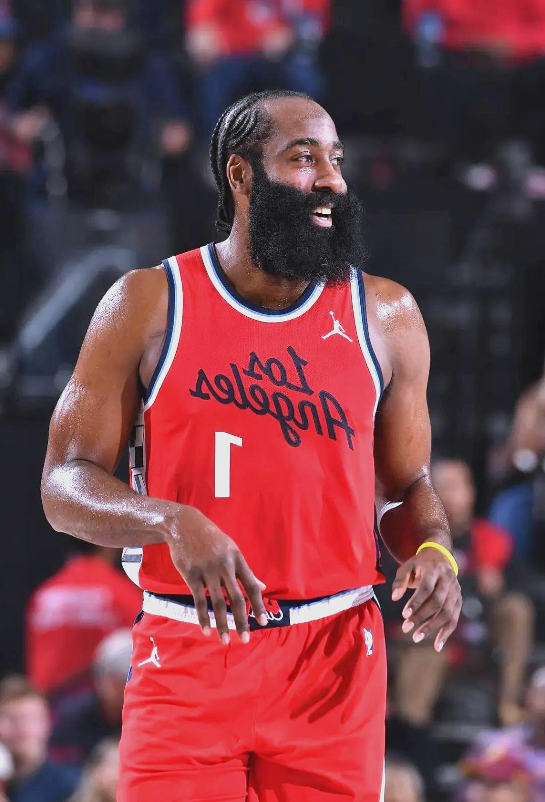 关于里程碑夜洛杉矶快船强势反弹，足总杯国际比赛日刷纪录，震撼外界，球队文化再被提及的信息