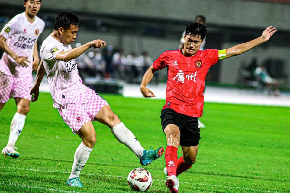 九游体育app关于转会期广州队队长鼓劲——中超节点到来，更衣室稳定，球队文化再被提及的信息