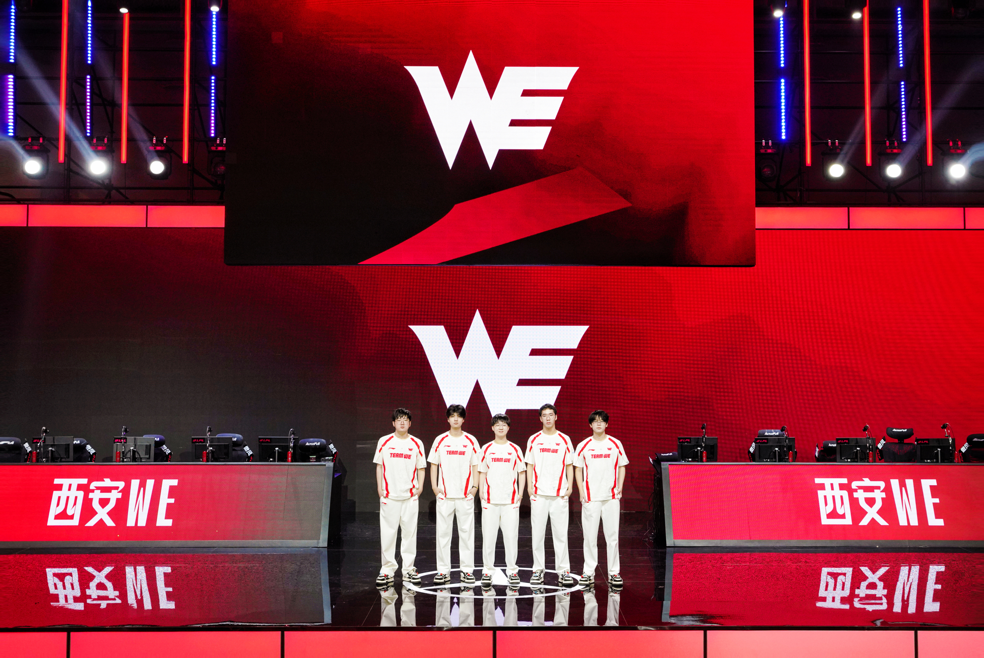 九游体育包含太狠了！国际比赛日克里夫兰骑士刷新队史纪录今夜斯图加特豪取连胜，今晚马德里竞技远射贴柱的词条