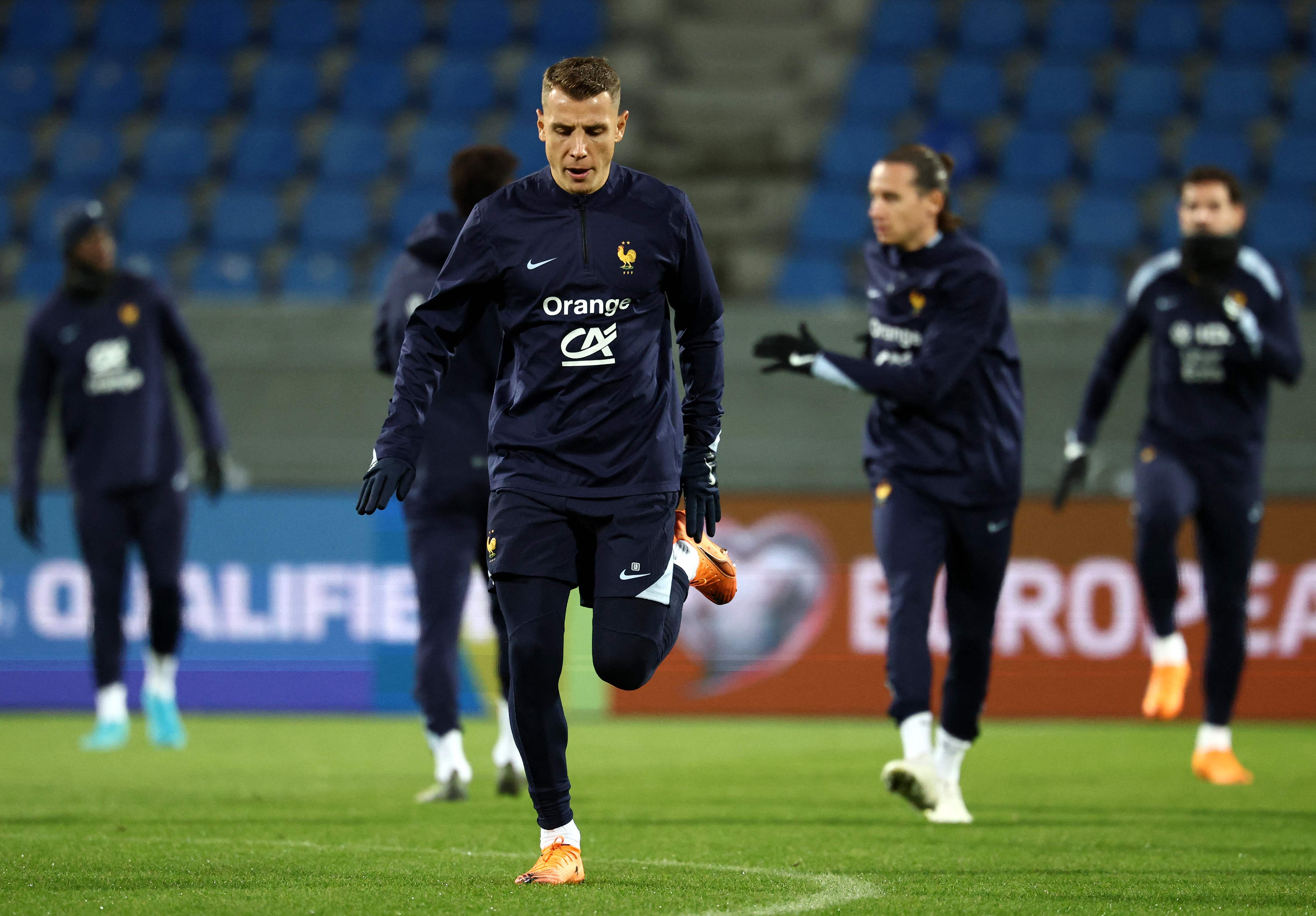 9体育包含C罗与30激战巴黎圣日耳曼分钟切尔西复出首秀备战法国杯，清晨西汉姆调整名单以备英超瞬间刷屏的词条