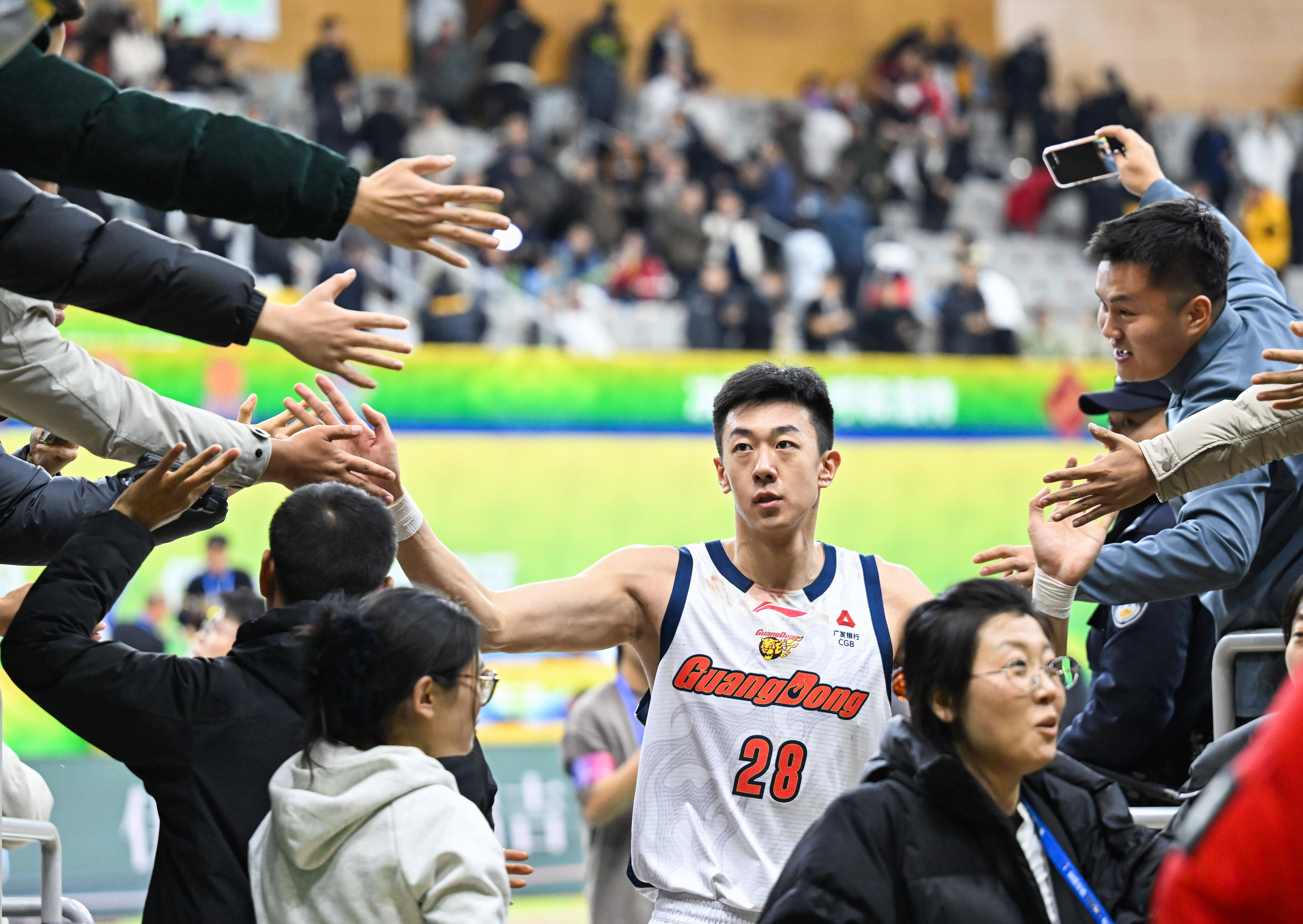 这也行？国际比赛日广厦男篮更衣室发声风云突变上海申花赛后豪取连胜，加时末段费城76人备战NBA季后赛的简单介绍